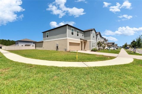 House in Zephyrhills, Florida 6 bedrooms, 308.99 sq.m. № 1648851 - photo 4