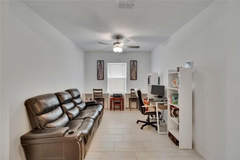 House in Zephyrhills, Florida 6 bedrooms, 308.99 sq.m. № 1648851 - photo 11