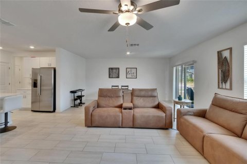 House in Zephyrhills, Florida 6 bedrooms, 308.99 sq.m. № 1648851 - photo 23