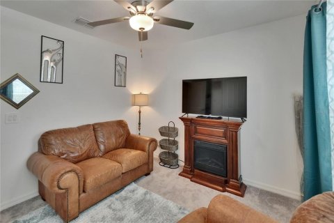 House in Zephyrhills, Florida 6 bedrooms, 308.99 sq.m. № 1648851 - photo 7