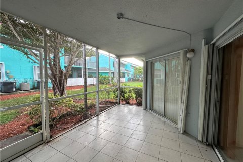 Copropriété à louer à Homestead, Floride: 3 chambres, 113.34 m2 № 1986422 - photo 10