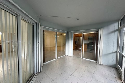 Copropriété à louer à Homestead, Floride: 3 chambres, 113.34 m2 № 1986422 - photo 11