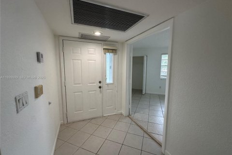 Copropriété à louer à Homestead, Floride: 3 chambres, 113.34 m2 № 1986422 - photo 4