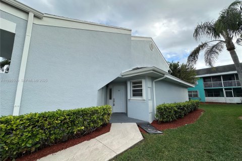 Copropriété à louer à Homestead, Floride: 3 chambres, 113.34 m2 № 1986422 - photo 2