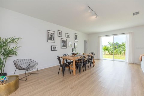 Villa ou maison à vendre à Apollo Beach, Floride: 4 chambres, 185.62 m2 № 2349400 - photo 9