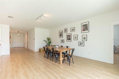 Villa ou maison à vendre à Apollo Beach, Floride: 4 chambres, 185.62 m2 № 2349400 - photo 13