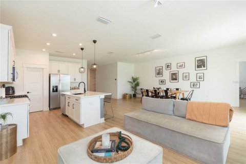 Villa ou maison à vendre à Apollo Beach, Floride: 4 chambres, 185.62 m2 № 2349400 - photo 4