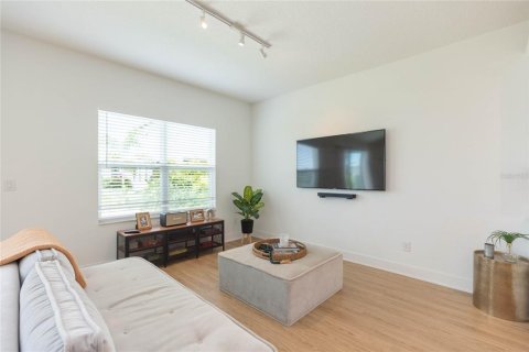 Villa ou maison à vendre à Apollo Beach, Floride: 4 chambres, 185.62 m2 № 2349400 - photo 14