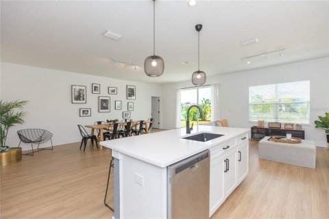 Villa ou maison à vendre à Apollo Beach, Floride: 4 chambres, 185.62 m2 № 2349400 - photo 11
