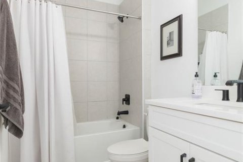 Villa ou maison à vendre à Apollo Beach, Floride: 4 chambres, 185.62 m2 № 2349400 - photo 25