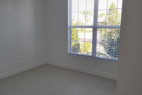 Villa ou maison à louer à Vero Beach, Floride: 4 chambres, 171.87 m2 № 2432520 - photo 8