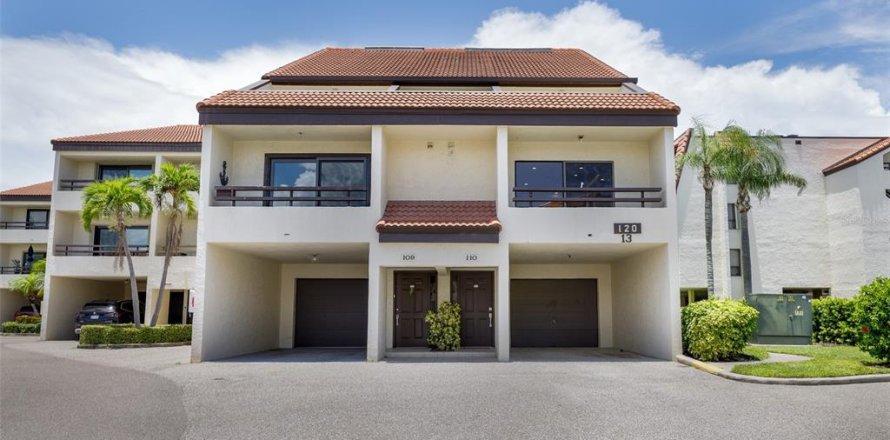 Touwnhouse à Tierra Verde, Floride 2 chambres, 160.91 m2 № 1815682