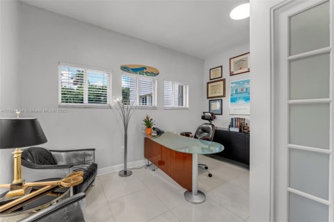 Propiedad comercial en venta en Homestead, Florida № 1961689 - foto 14