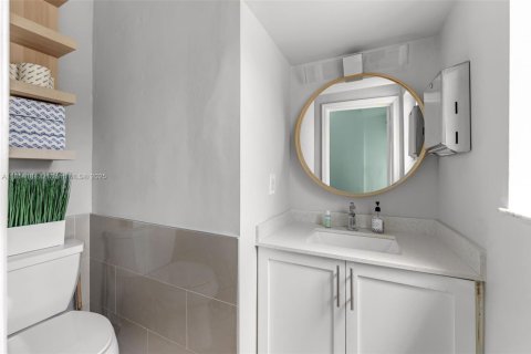 Propiedad comercial en venta en Homestead, Florida № 1961689 - foto 12