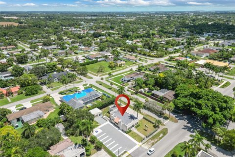 Propiedad comercial en venta en Homestead, Florida № 1961689 - foto 28
