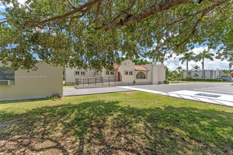 Propiedad comercial en venta en Homestead, Florida № 1961689 - foto 23