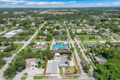 Propiedad comercial en venta en Homestead, Florida № 1961689 - foto 29