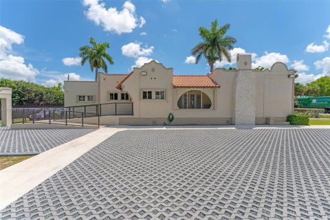 Propiedad comercial en venta en Homestead, Florida № 1961689 - foto 24