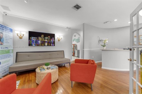 Propiedad comercial en venta en Homestead, Florida № 1961689 - foto 6
