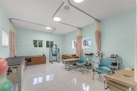 Propiedad comercial en venta en Homestead, Florida № 1961689 - foto 16