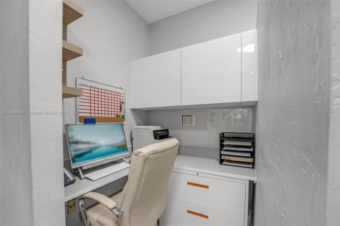 Propiedad comercial en venta en Homestead, Florida № 1961689 - foto 21
