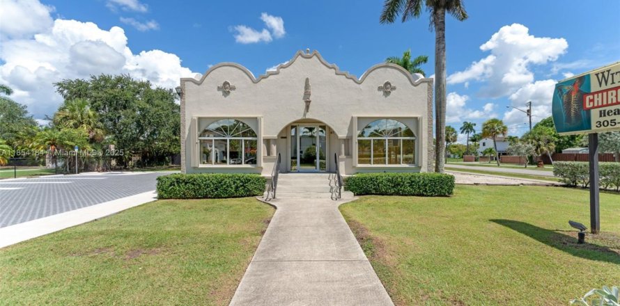 Propiedad comercial en Homestead, Florida № 1961689