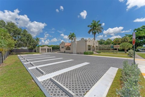 Propiedad comercial en venta en Homestead, Florida № 1961689 - foto 26