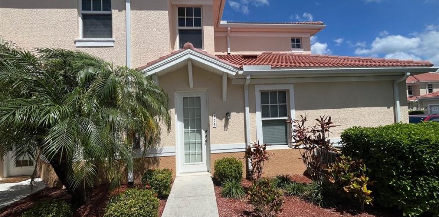 Condo à Punta Gorda, Floride, 3 chambres  № 2410535