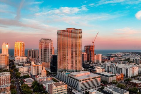 Condo à Saint Petersburg, Floride, 3 chambres № 2138273
