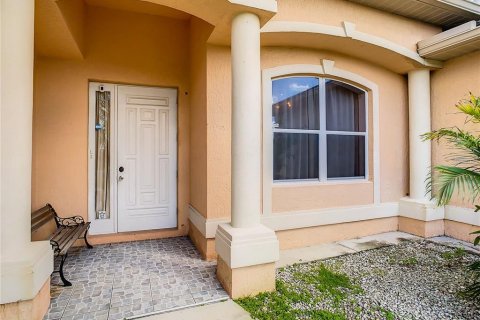 House in North Port, Florida 3 bedrooms, 185.8 sq.m. № 1773173 - photo 1