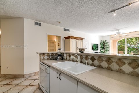 Copropriété à louer à Aventura, Floride: 3 chambres, 125.42 m2 № 1935152 - photo 11