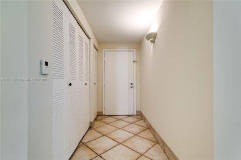 Copropriété à louer à Aventura, Floride: 3 chambres, 125.42 m2 № 1935152 - photo 12