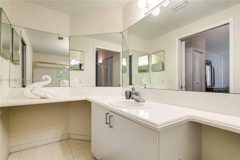 Copropriété à louer à Aventura, Floride: 3 chambres, 125.42 m2 № 1935152 - photo 18