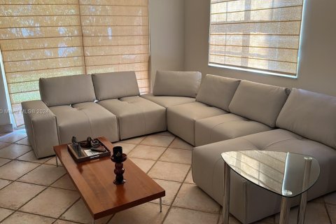 Copropriété à louer à Aventura, Floride: 3 chambres, 125.42 m2 № 1935152 - photo 5