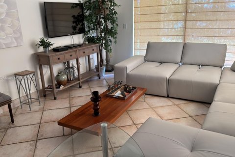 Copropriété à louer à Aventura, Floride: 3 chambres, 125.42 m2 № 1935152 - photo 3