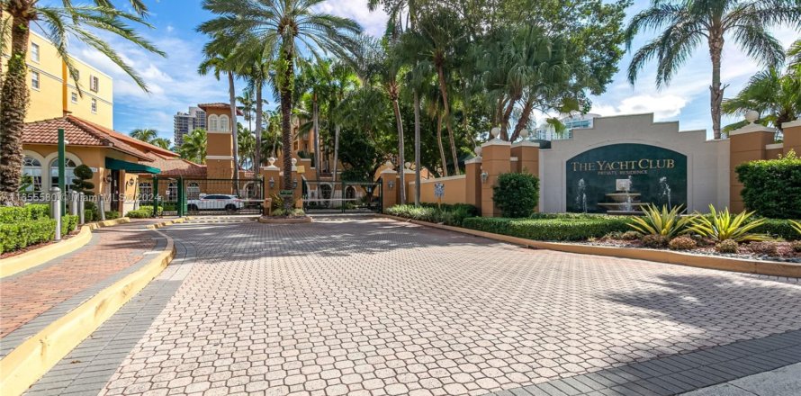 Condo in Aventura, Florida, 3 bedrooms № 1935152