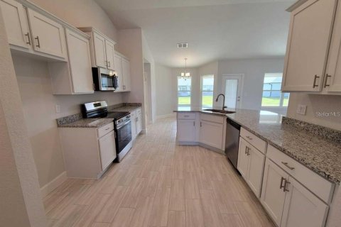 House in Citrus Springs, Florida 4 bedrooms, 216.46 sq.m. № 1589717 - photo 12