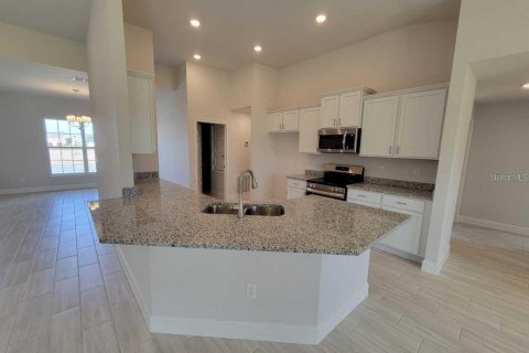House in Citrus Springs, Florida 4 bedrooms, 216.46 sq.m. № 1589717 - photo 13