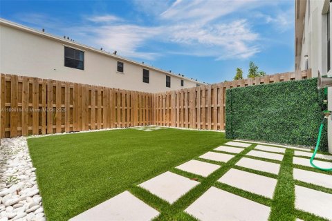 Casa en venta en Florida City, Florida, 3 dormitorios, 128.21 m2 № 1946061 - foto 3