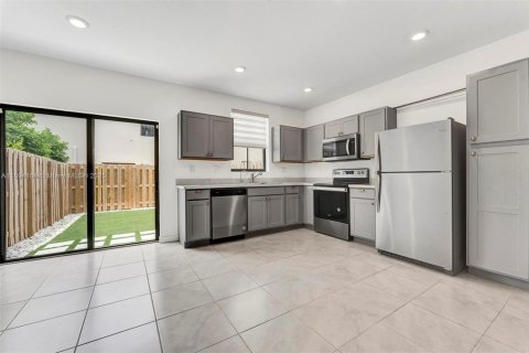 Casa en venta en Florida City, Florida, 3 dormitorios, 128.21 m2 № 1946061 - foto 5