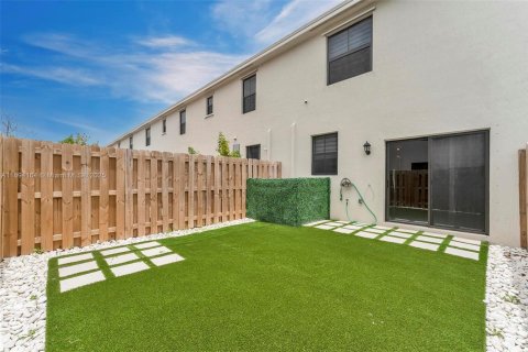 Casa en venta en Florida City, Florida, 3 dormitorios, 128.21 m2 № 1946061 - foto 4