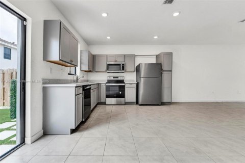Casa en venta en Florida City, Florida, 3 dormitorios, 128.21 m2 № 1946061 - foto 6
