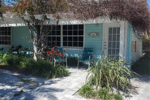 Condo in Bradenton Beach, Florida, 1 bedroom  № 1723420 - photo 9