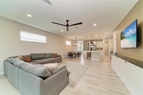 House in Sarasota, Florida 3 bedrooms, 168.15 sq.m. № 2200101 - photo 25