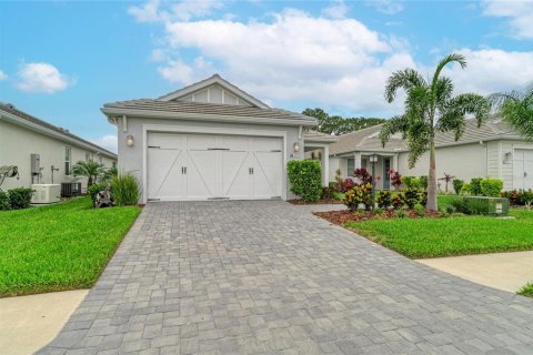 House in Sarasota, Florida 3 bedrooms, 168.15 sq.m. № 2200101 - photo 8