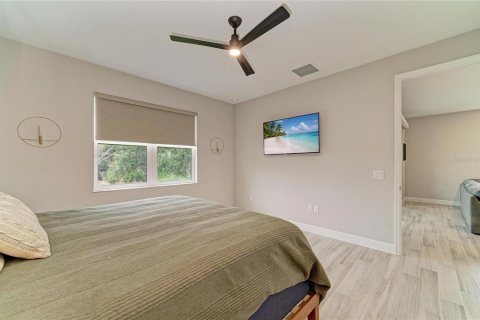 House in Sarasota, Florida 3 bedrooms, 168.15 sq.m. № 2200101 - photo 27