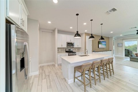 House in Sarasota, Florida 3 bedrooms, 168.15 sq.m. № 2200101 - photo 15
