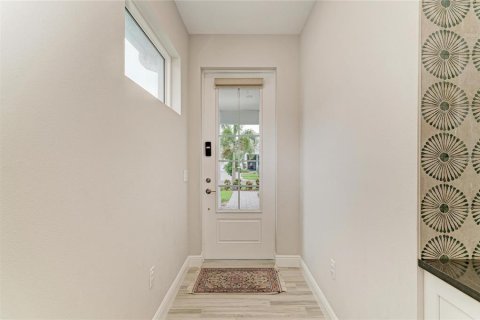 House in Sarasota, Florida 3 bedrooms, 168.15 sq.m. № 2200101 - photo 10