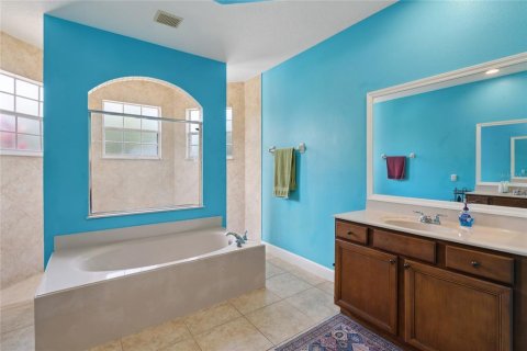 House in Winter Springs, Florida 4 bedrooms, 295.43 sq.m. № 1785320 - photo 16