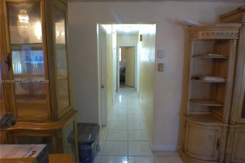 Casa en venta en North Miami Beach, Florida, 3 dormitorios, 133.78 m2 № 1585150 - foto 25